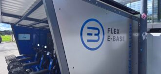 Sharing Station mit Schriftzug "Flex E-Base".