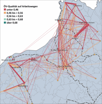 Darstellung guter und schlechter ÖPV-Verbindungen auf einer Karte des Innviertels. Rote und orange Linien symbolisieren schlechte ÖV-Abdeckung, grüne Linien eine gute. Auf dieser Abbildung sieht man viele rote Linien.