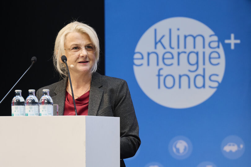 Sabina Eichberger von der E-Control während ihren Vortrag bei der Energiegemeinschaften Konferenz 2025