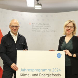 Bernd Vogel und Leonore Gewessler präsentieren das Jahresprogramm 2024 des Klimafonds